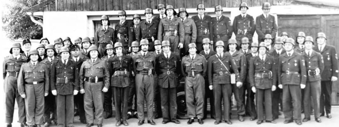 Oberdreisbacher und Weitefelder Feuerwehrkameraden nach einer gemeinsamen Übung. Mittlerweile sind beide Wehren längst fusioniert und sorgen gemeinsam für die Sicherheit der Bürger.