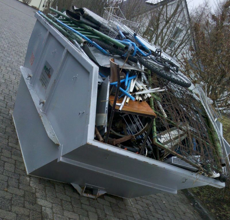 20130406 SchrottHelp Container